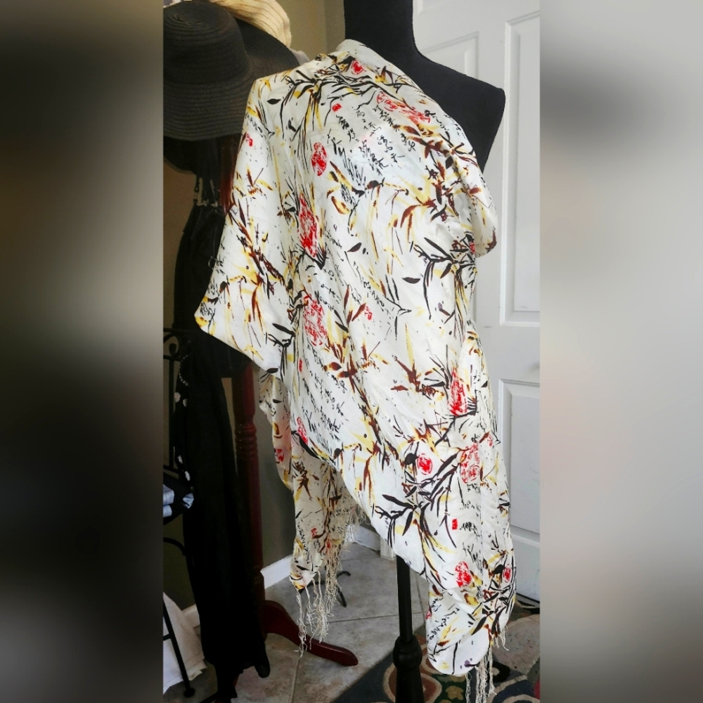 🍒Charming Shawl/Stole 2ply Silk Cream with Asian Motifs
